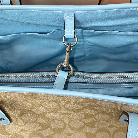 Coach Drawstring Carryall Tote Signature Canvas - Picture 13 of 16